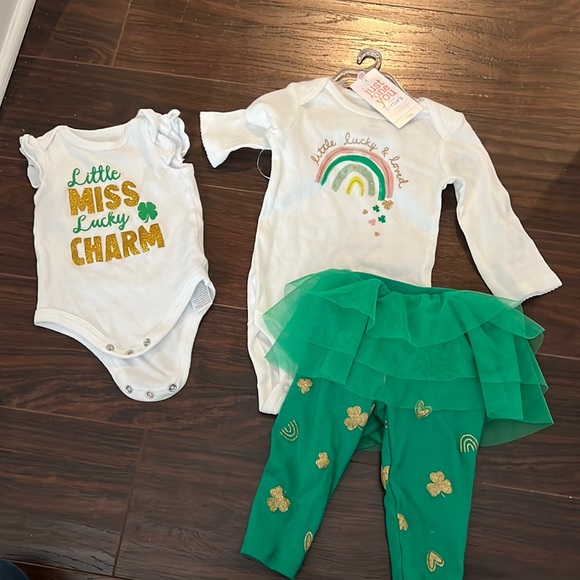 NEW St Patrick’s Day Baby Girl Outfit bundle - Picture 1 of 3